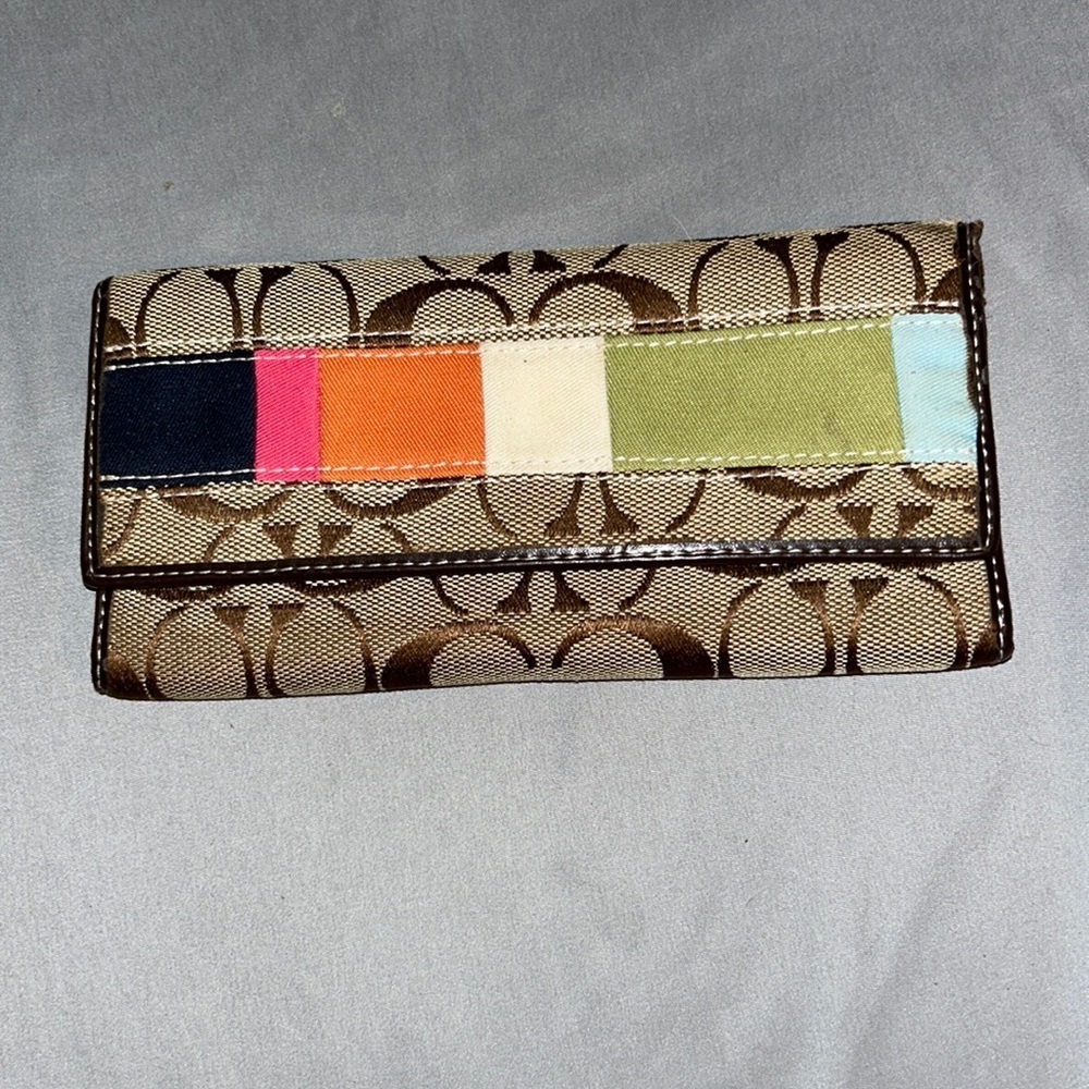COACH Bi Fold Wallet Color: Tan Condition: Used Good